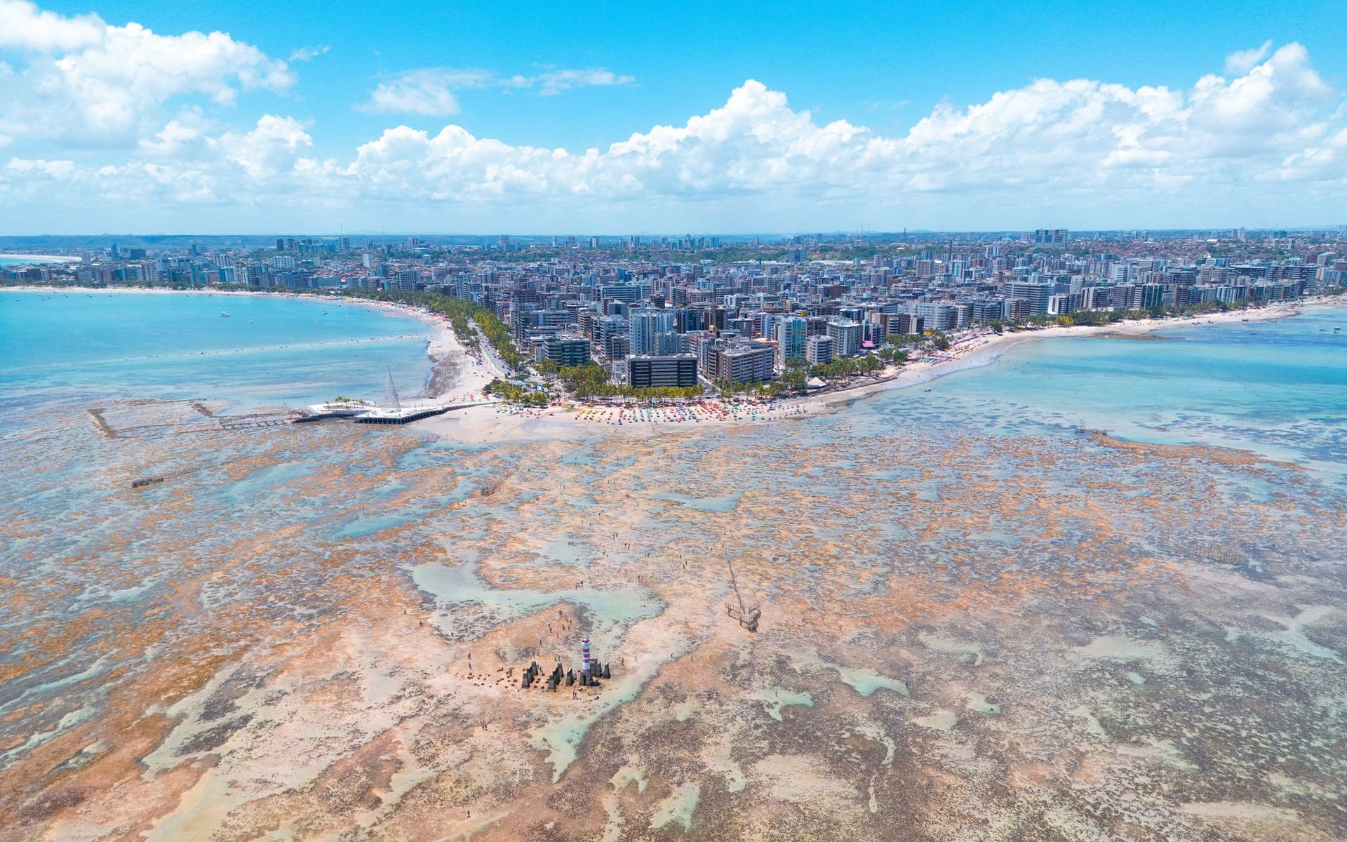 Praia de Pajuçara em Maceió, passagens aéreas baratas para Maceió na Sorasky