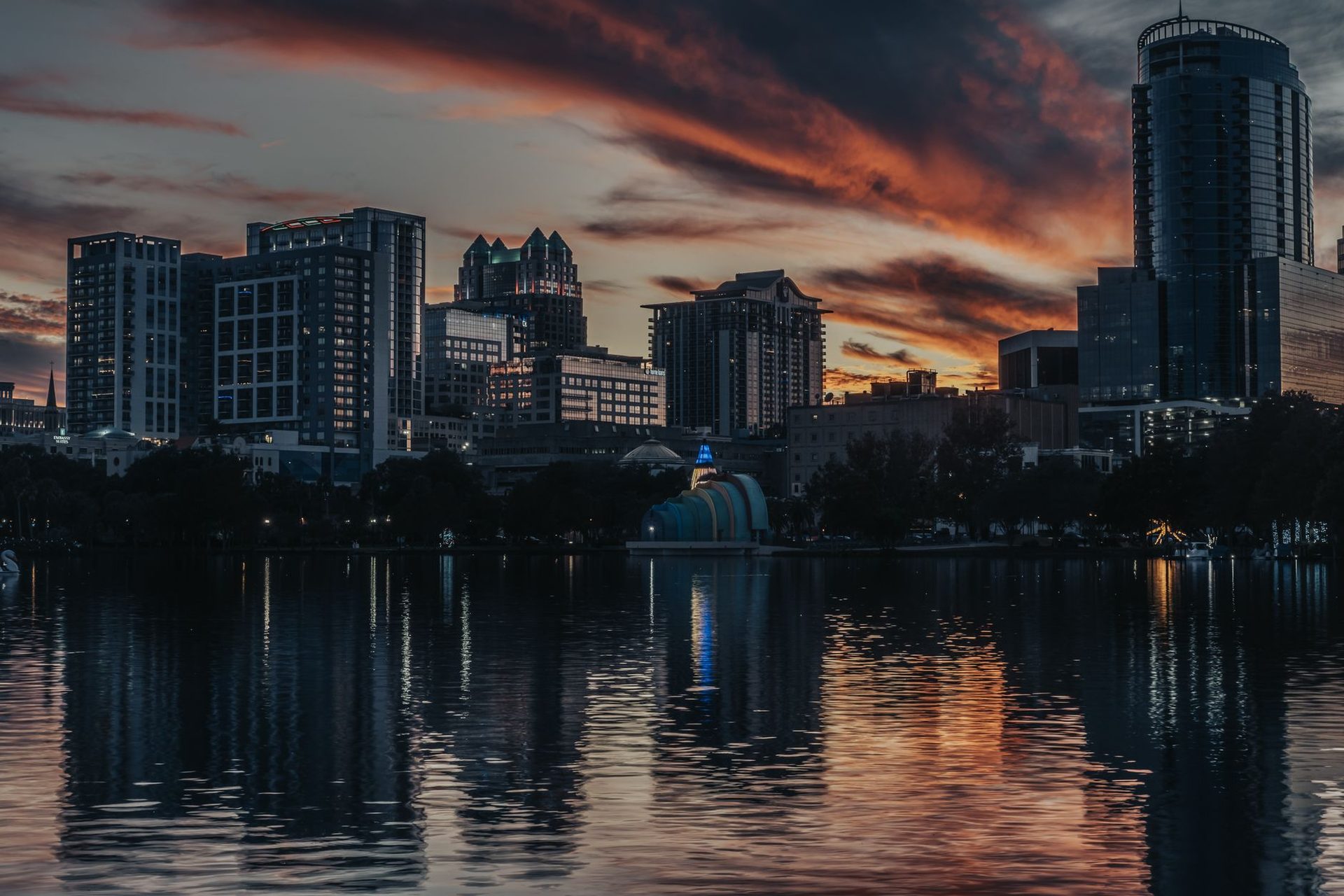 Lake Eola em Orlando, passagens aéreas baratas para Orlando na Sorasky