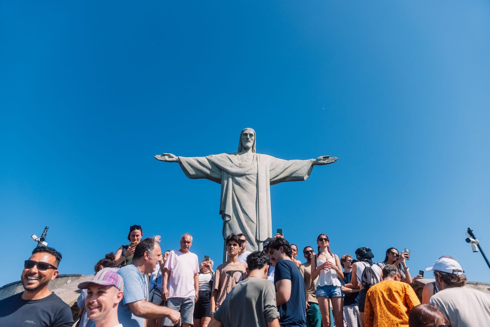 Cristo Redentor no Rio de Janeiro, voos de São Paulo para o Rio de Janeiro na Sorasky